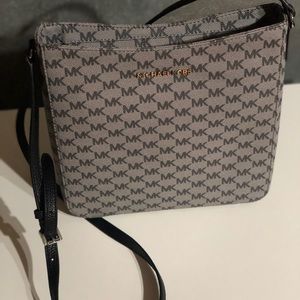 Authentic MK Jet set cross shoulder messenger bag